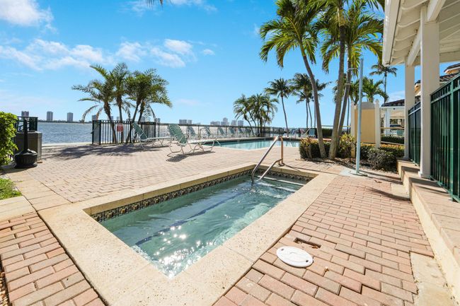 APT-101 - 1035 Lake Shore Dr, Condo with 2 bedrooms, 2 bathrooms and null parking in Lake Park FL | Image 14