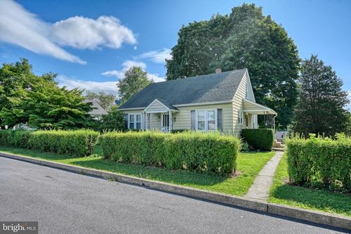 698 N 2nd Ave, LEBANON, PA, 17046-3001 | Card Image