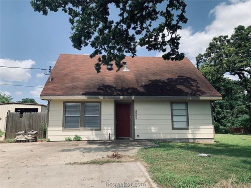 3005 1st St, Bryan, TX, 77801-2538 | Card Image