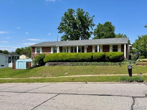 180 Chinon Dr, Saint Louis, MO, 63129-3455 | Card Image