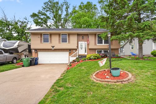 1704 9th St Nw, Clinton, IA, 52732-5039 | Card Image