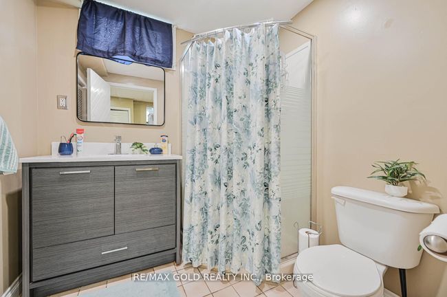 10 Cupola Crt, House attached with 4 bedrooms, 2 bathrooms and 4 parking in Brampton ON | Image 25
