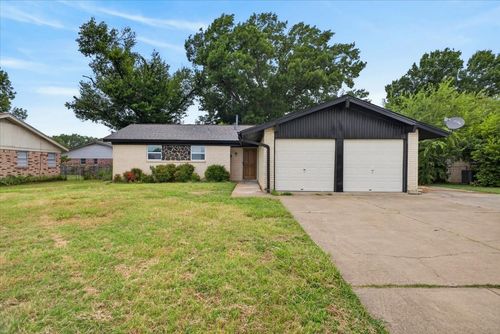 5205 Cloyce Ct, North Richland Hills, TX, 76180-6747 | Card Image