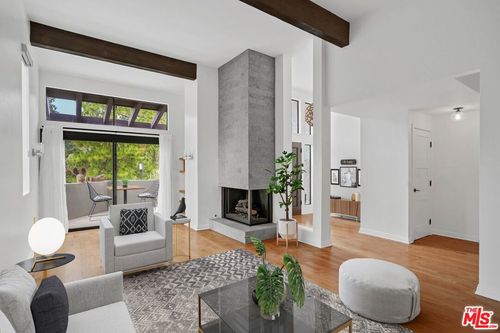 1569 Michael Ln, Pacific Palisades, CA, 90272-2025 | Card Image