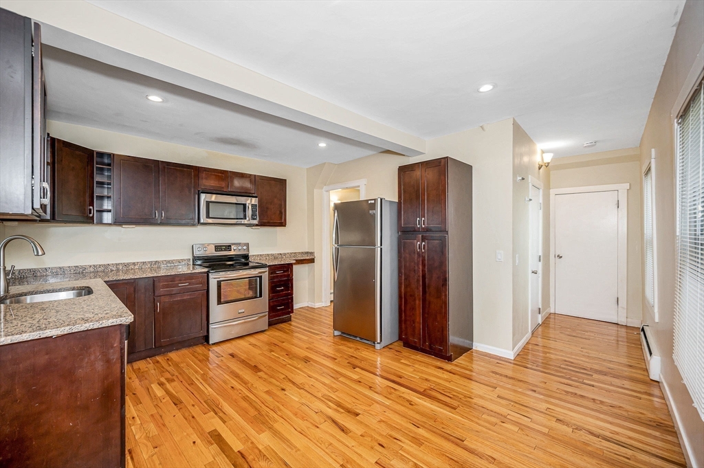 7th Ave, Lowell, MA 01854