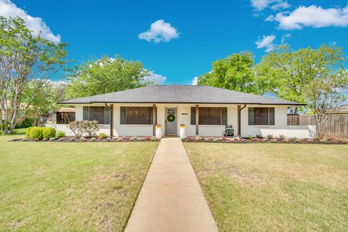 106 Hillcrest Dr, Midlothian, TX, 76065-3605 | Card Image