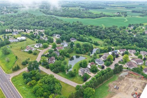 881 Shadetree Ct, Lisbon, IA, 52253-9691 | Card Image