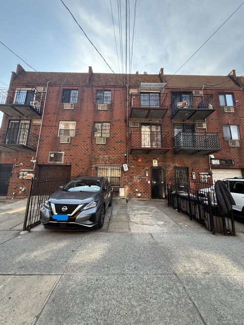 5528 98th St, Corona, NY, 11368-3082 | Card Image