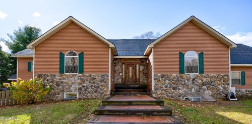 4 Big Bay Rd, Queensbury, NY, 12804-7843 | Card Image