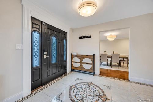 103 Old Mill Rd, Great Neck, NY, 11023-1933 | Card Image