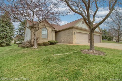 2191 Pleasant Dr, Commerce Twp, MI, 48390-3959 | Card Image