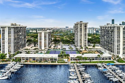 a105-1865 Brickell Ave, Miami, FL, 33129-1621 | Card Image