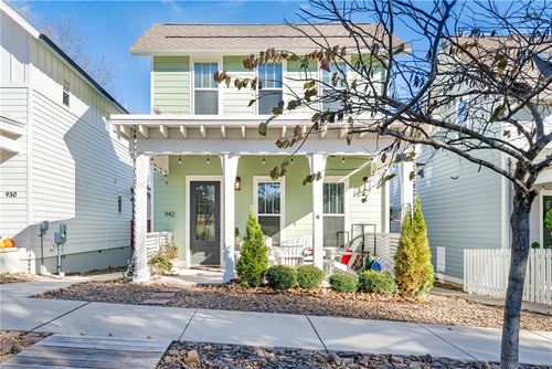 942 S College Ave, Fayetteville, AR, 72701-6543 | Card Image