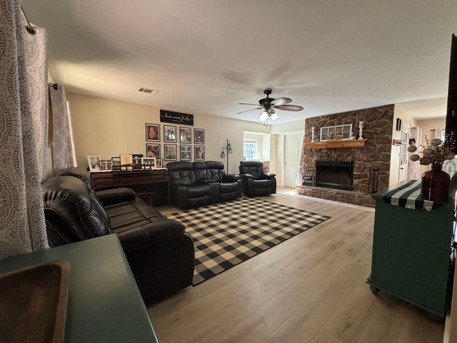450 Vz County Road 4814, House other with 3 bedrooms, 2 bathrooms and null parking in Ben Wheeler TX | Image 8
