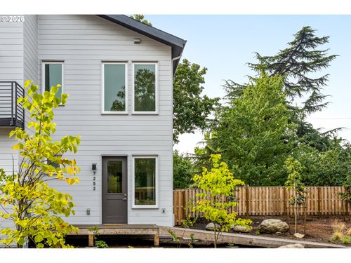 7252 Ne Going St, Portland, OR, 97218-3500 | Card Image