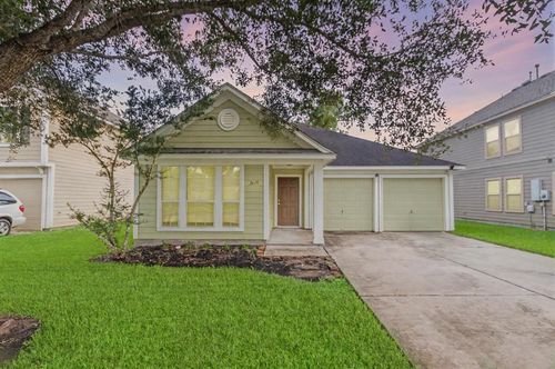 2615 Everhart Terrace Dr, Fresno, TX, 77545-6047 | Card Image