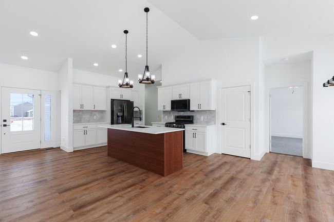 4817 Thompson Heights Blvd, House other with 4 bedrooms, 2 bathrooms and null parking in Adrian MI | Image 6