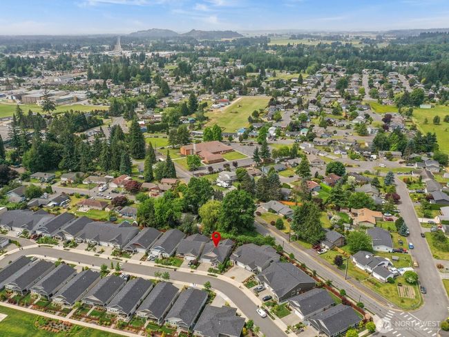 Residents gather for cribbage, mahjong, potlucks, dinners out, casino trips and brewery visits. | Image 24