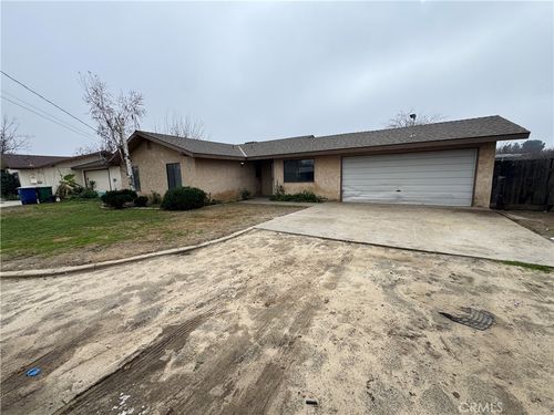2433 W Clemenceau Ave, Caruthers, CA, 93609-9578 | Card Image