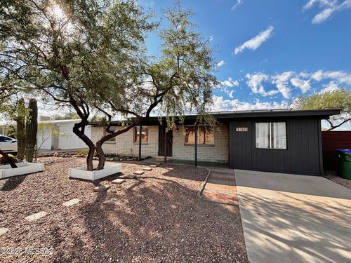 3215 W Shumaker Dr, Tucson, AZ, 85741-3627 | Card Image