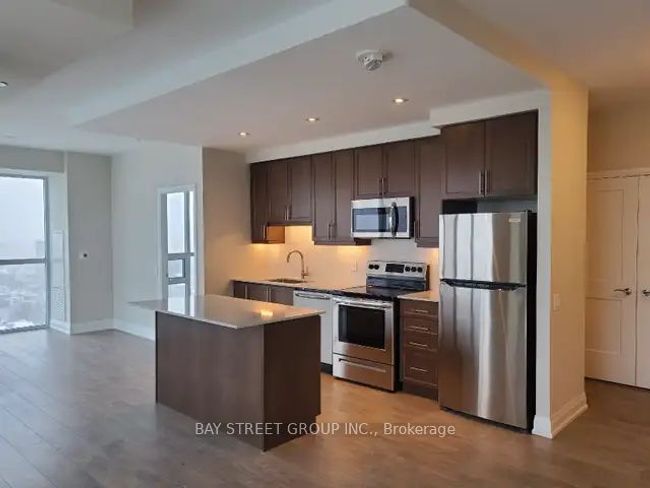 1006 - 15 Lynch St, Condo with 2 bedrooms, 2 bathrooms and null parking in Brampton ON | Image 6