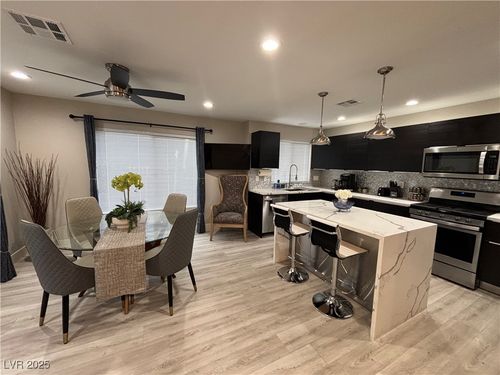 2784 Fountain Ridge Ln, Henderson, NV, 89074-1287 | Card Image