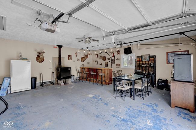 Heated Garage with Bar! | Image 29