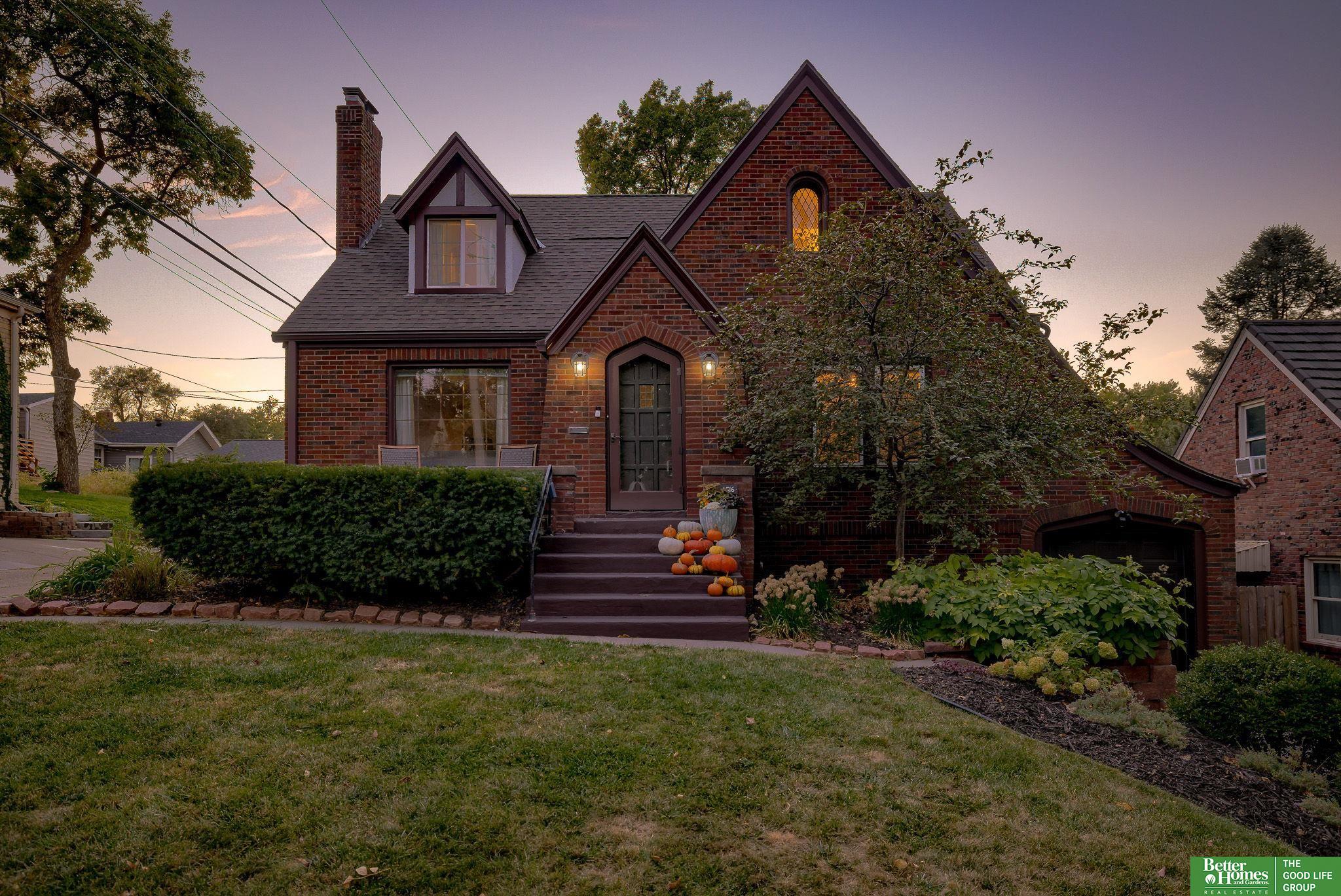 51st St, Omaha, NE 68104