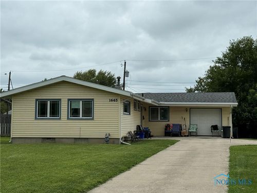 1665 Oakmont Ln, Sandusky, OH, 44870-4330 | Card Image