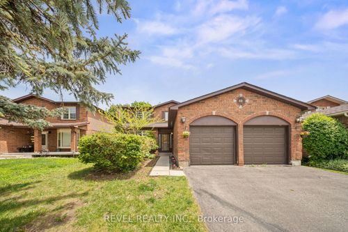 12 Robinson Cres, Whitby, ON, L1N6W5 | Card Image