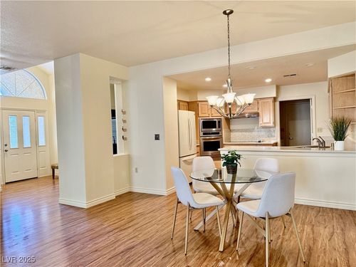 421 Wonderstone Dr, Las Vegas, NV, 89107-2832 | Card Image