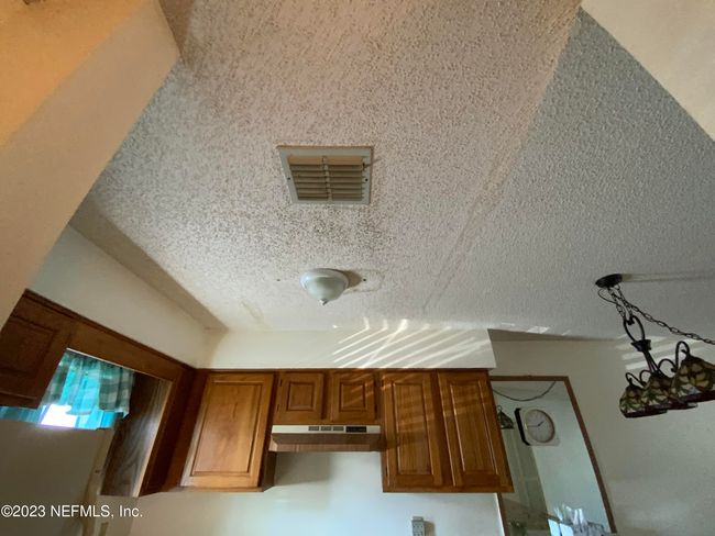 Old stains on the ceiling | Image 11