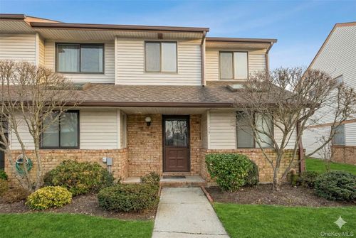117 Laurel Ln, Wantagh, NY, 11793-2765 | Card Image