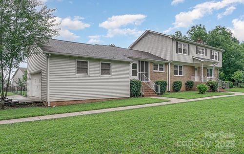 16308 Poplar Tent Rd, Huntersville, NC, 28078-4619 | Card Image