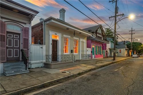 708 Mandeville St, New Orleans, LA, 70117-8518 | Card Image