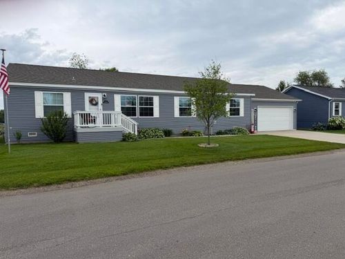 3688 Hollyfield Dr, Cedar Springs, MI, 49319-9122 | Card Image