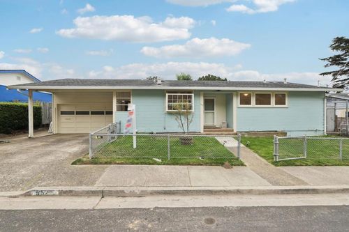 952 Alta Vista Dr, Pacifica, CA, 94044-3501 | Card Image