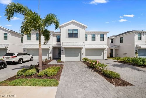 13005 Pembroke Dr, NAPLES, FL, 34105-5100 | Card Image