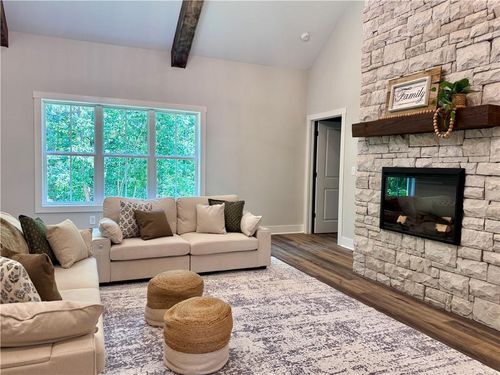 327 Crest Pointe S, Bremen, GA, 30110-2361 | Card Image