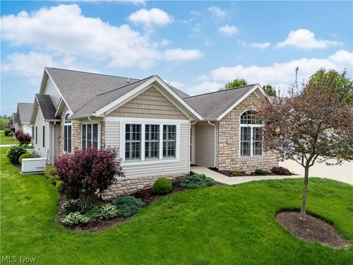 233 Woodbury Cir, Dalton, OH, 44618-9319 | Card Image