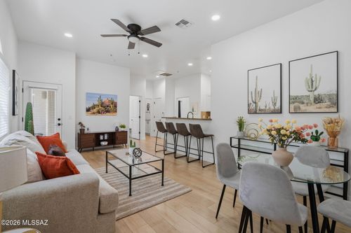 200-2018 E River Rd, Tucson, AZ, 85718-1540 | Card Image