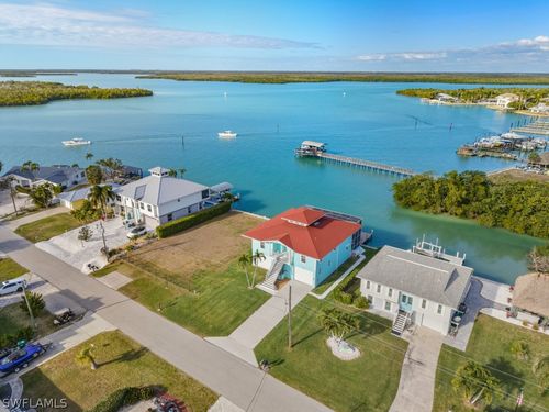 105 Pago Pago Dr W, NAPLES, FL, 34113-8654 | Card Image