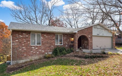 1902 Jackson St, COLUMBIA, MO, 65202-3183 | Card Image