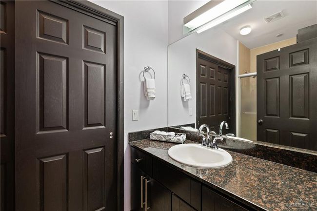 UNIT-203 - 813 Travis St, Condo with 3 bedrooms, 2 bathrooms and null parking in Mission TX | Image 14