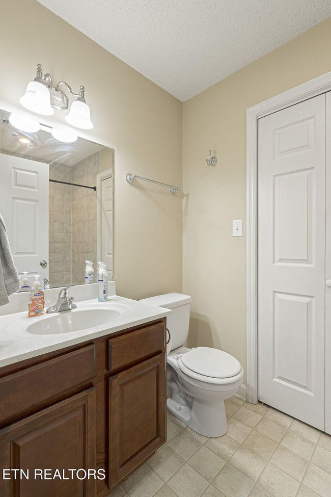 826 Gresham Rd, Condo with 2 bedrooms, 2 bathrooms and null parking in Knoxville TN | Image 18