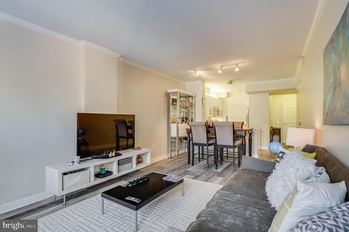 apt-837-631 D St Nw, WASHINGTON, DC, 20004-2943 | Card Image