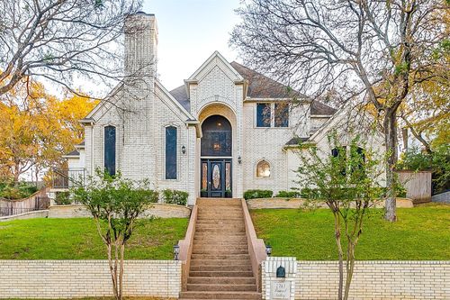 2717 Laurel Valley Ln, Arlington, TX, 76006-4019 | Card Image