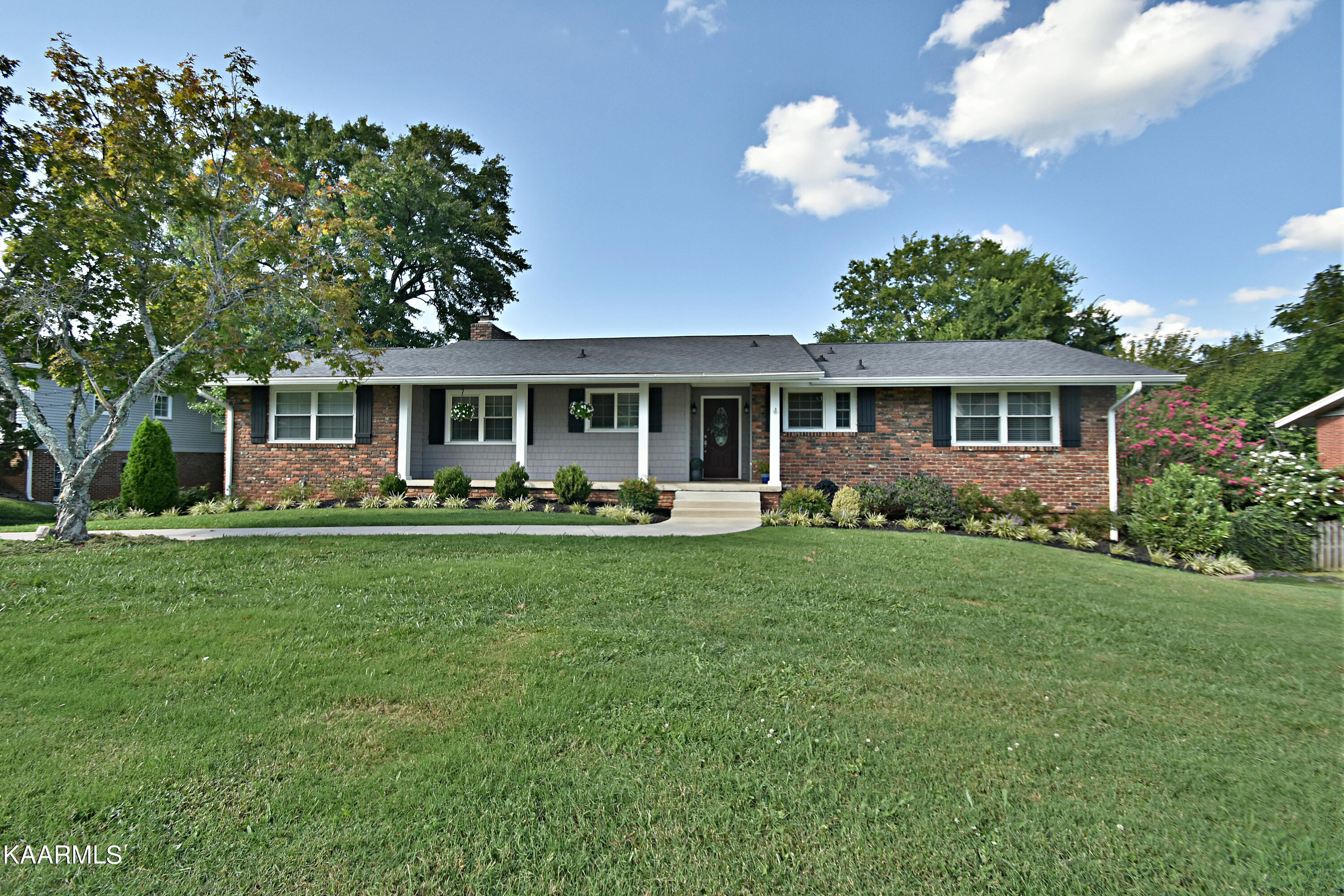 Buckingham Dr, Knoxville, TN 37909