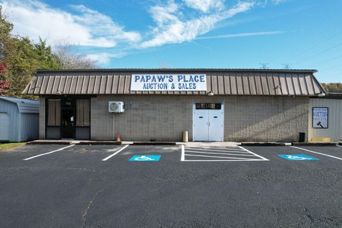 705 East Ave, Athens, TN, 37303-1715 | Card Image