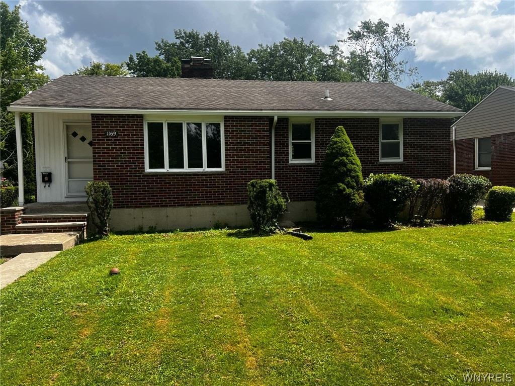Oak Pl, Niagara Falls, NY 14304